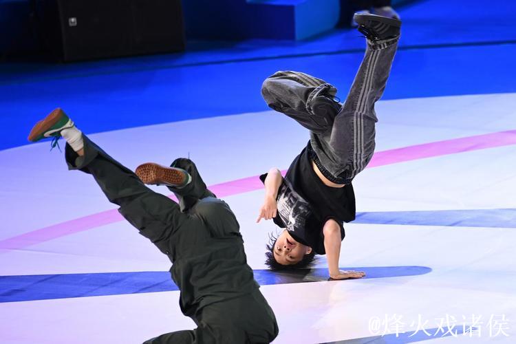 全运会霹雳舞女子组决赛 刘清漪战胜对手成功卫冕