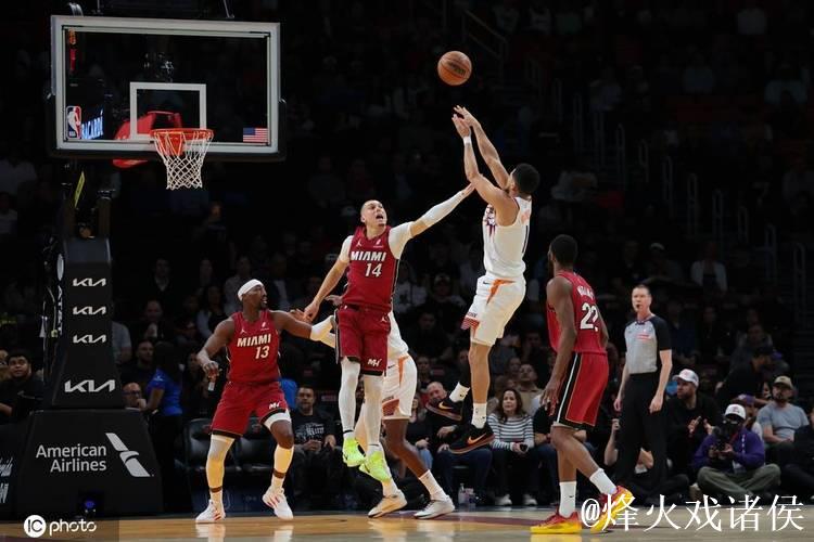 阿德巴约29+9布克三双未果 热火击败太阳止3连败